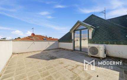 Na predaj samostatne stojaci 7-izbový rodinný dom v obci Jablonové