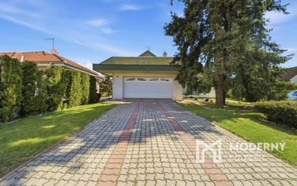 Na predaj samostatne stojaci 7-izbový rodinný dom v obci Jablonové