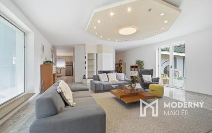 Na predaj samostatne stojaci 7-izbový rodinný dom v obci Jablonové