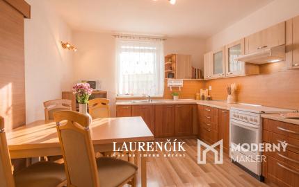 NA PREDAJ | DVOJGENERAČNÝ RODINNÝ DOM NITRIANSKE PRAVNO