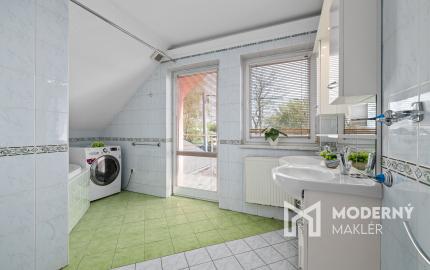 Na predaj 6-izbový rodinný dom s krásnou záhradou v Šamoríne