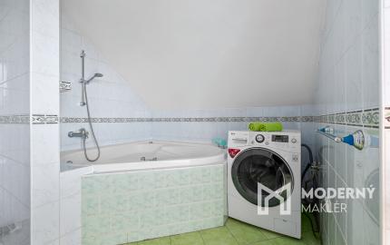 Na predaj 6-izbový rodinný dom s krásnou záhradou v Šamoríne