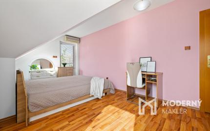 Na predaj 6-izbový rodinný dom s krásnou záhradou v Šamoríne