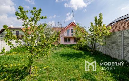 Na predaj 6-izbový rodinný dom s krásnou záhradou v Šamoríne