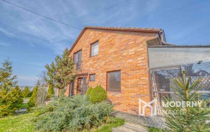 Na predaj priestranný, zariadený rodinný dom v Cerovej