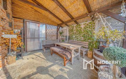 Na predaj priestranný, zariadený rodinný dom v Cerovej