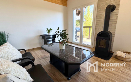 Na predaj chata s panoramatickým výhľadom na Bratislavu