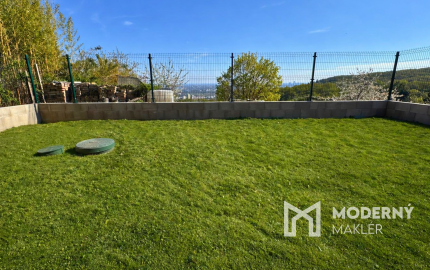 Na predaj chata s panoramatickým výhľadom na Bratislavu