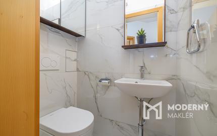 Na prenájom priestranný 5-izbový mezonet v Starom Meste