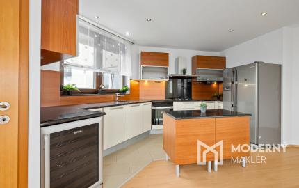 Na predaj luxusný mezonet s terasou a garážou v Starom meste