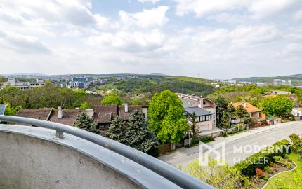 Na predaj luxusný mezonet s terasou a garážou v Starom meste