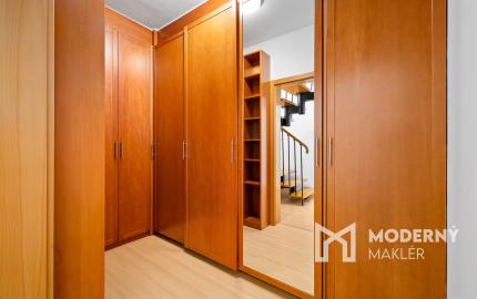 Na predaj luxusný mezonet s terasou a garážou v Starom meste