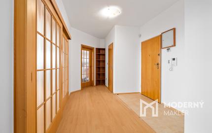 Na predaj luxusný mezonet s terasou a garážou v Starom meste