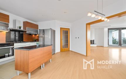 Na predaj luxusný mezonet s terasou a garážou v Starom meste