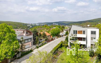 Na predaj luxusný mezonet s terasou a garážou v Starom meste