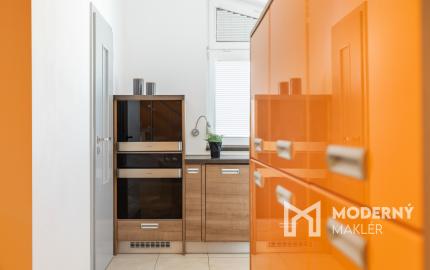 Na predaj 3-izbový mezonet s parkovaním - Dunajská Lužná