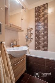 Na prenájom vkusný 2-izbový byt v príjemnej časti Dúbravky