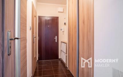 Na prenájom vkusný 2-izbový byt v príjemnej časti Dúbravky