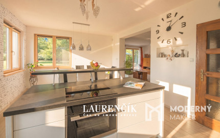 NA PREDAJ | RODINNÝ DOM S VÝHĽADOM NA VRŠATEC - ILAVA, KLOBUŠICE