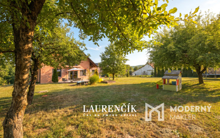 NA PREDAJ | RODINNÝ DOM S VÝHĽADOM NA VRŠATEC - ILAVA, KLOBUŠICE