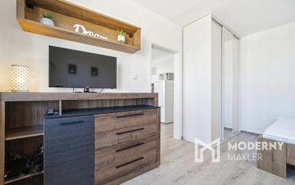 Na prenájom 1-izbový byt s loggiou v centre Senca