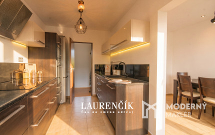 NA PREDAJ | PRIESTRANNÝ  3 -IZBOVÝ BYT NA SIHOTI V TRENČÍNE