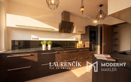 NA PREDAJ | PRIESTRANNÝ  3 -IZBOVÝ BYT NA SIHOTI V TRENČÍNE