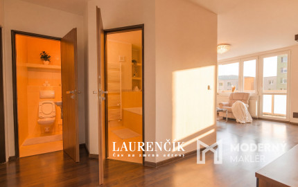 NA PREDAJ | PRIESTRANNÝ  3 -IZBOVÝ BYT NA SIHOTI V TRENČÍNE