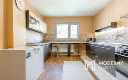 Na predaj priestranný 6-izbový rodinný dom v Oščadnici