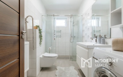 Na predaj priestranný 6-izbový rodinný dom v Oščadnici