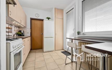 Na predaj kompletne zariadený 3-izbový byt v Podunajských Biskupiciach