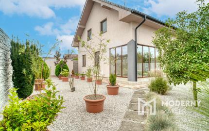 Na predaj rodinný dom s investičným potenciálom v Kostolišti