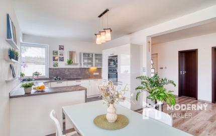 Na predaj rodinný dom s investičným potenciálom v Kostolišti