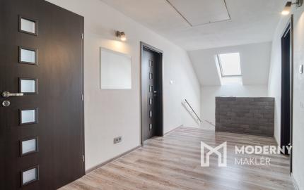 Na predaj rodinný dom s investičným potenciálom v Kostolišti