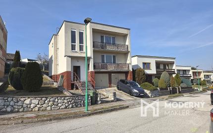 4 izb. byt. jednotka v RD, kompletná rekonštrukcia, 87 m², garáž, pivnica, skladové priestory s pozemkom 333 m2