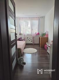 4 izb. byt. jednotka v RD, kompletná rekonštrukcia, 87 m², garáž, pivnica, skladové priestory s pozemkom 333 m2