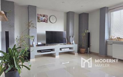 4 izb. byt. jednotka v RD, kompletná rekonštrukcia, 87 m², garáž, pivnica, skladové priestory s pozemkom 333 m2