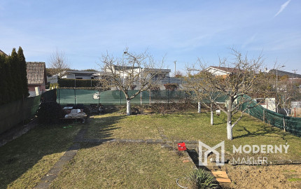 3 izb. byt. jednotka v RD, kompletná rekonštrukcia, 87 m², garáž, pivnica, skladové priestory s pozemkom 333 m2