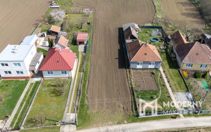 Na predaj pozemok v intraviláne obce Malé Zálužie