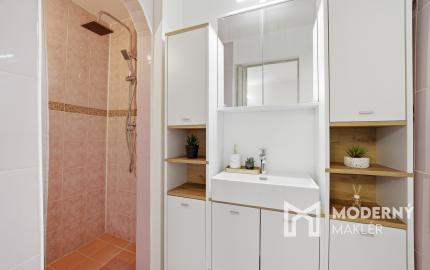 Na prenájom zariadený klimatizovaný 1-izbový byt v centre Malaciek