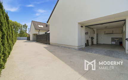 Na prenájom zariadený 5-izbový rodinný dom s garážou v Malackách