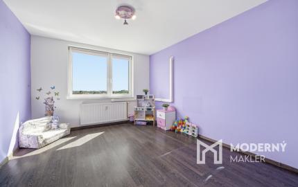 Na predaj 3-izbový byt s loggiou v centre Malaciek