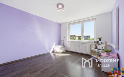 Na predaj 3-izbový byt s loggiou v centre Malaciek