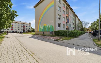Na predaj 3-izbový byt s loggiou v centre Malaciek