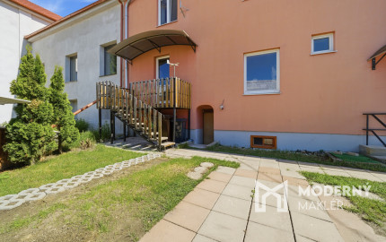 Na predaj priestranný 4,5 - izbový byt v Seredi