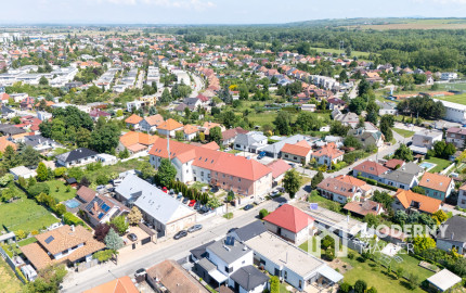 Na predaj priestranný 4,5 - izbový byt v Seredi