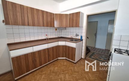 Na predaj rodinný dom s rozľahlým pozemkom v Bánovciach nad Bebravou
