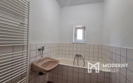 Na predaj rodinný dom s rozľahlým pozemkom v Bánovciach nad Bebravou