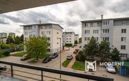Na predaj čiastočne zariadený 3-izbový byt vo Vrakuni
