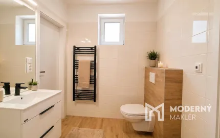 Na predaj zariadený rodinný dom s terasou – Dvorec, časť Sliezska Osada